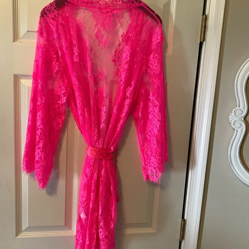 Pink Lace Robe/beach cover up - Picture 3 of 6